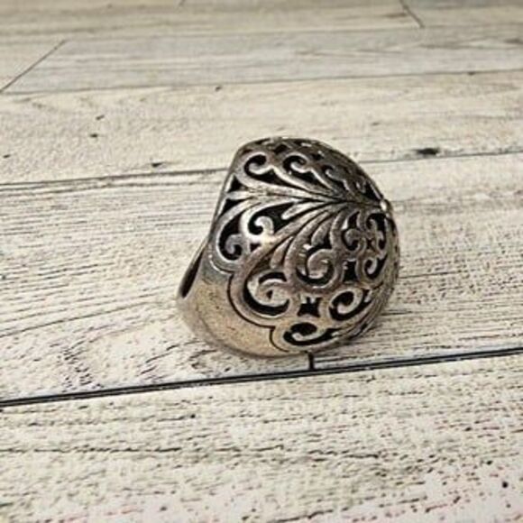 Lucky Brand Oversized Filigree Silver Tone Ring, Size 6 3/4 - Picture 4 of 5